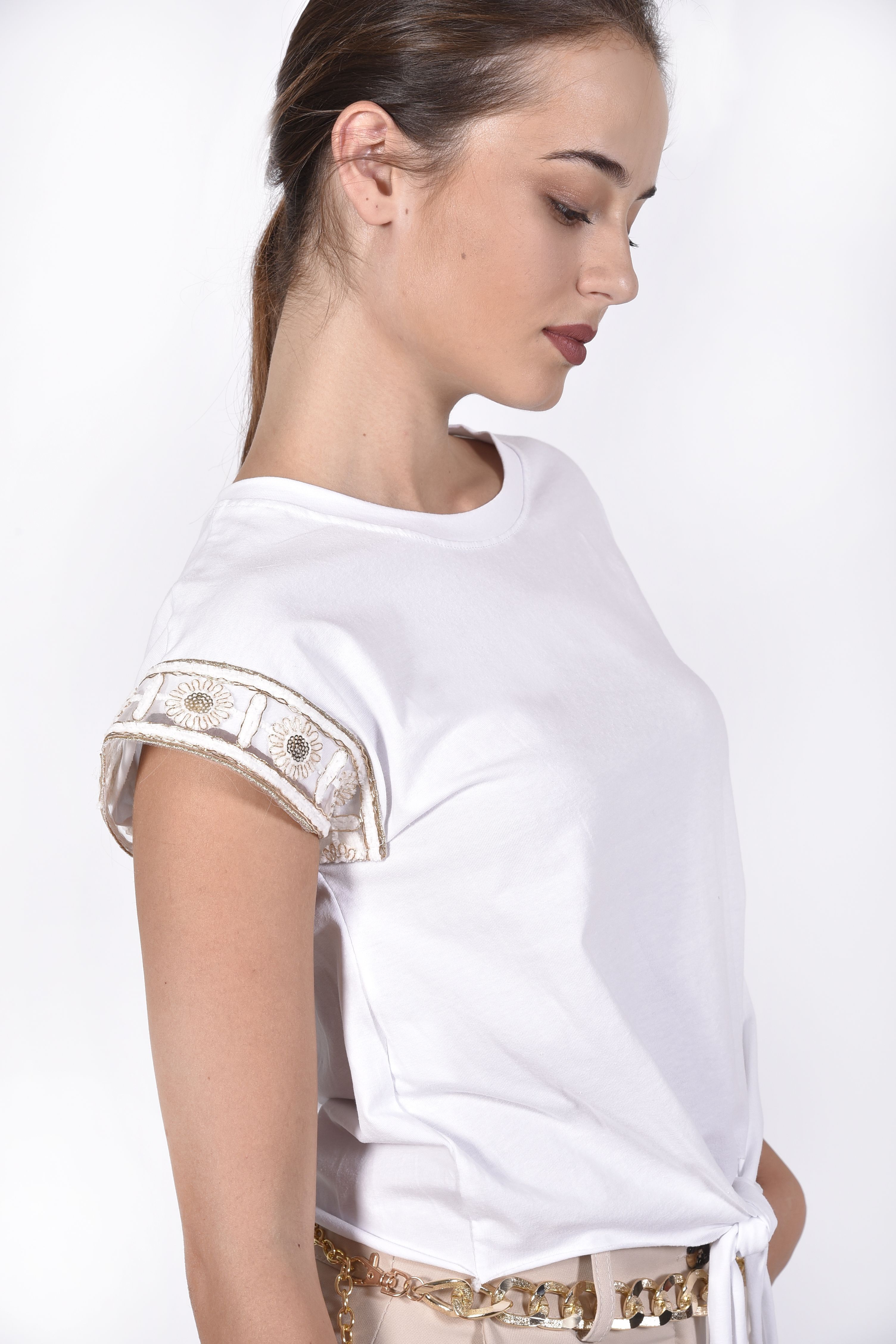 Shirt with lace and embroidery